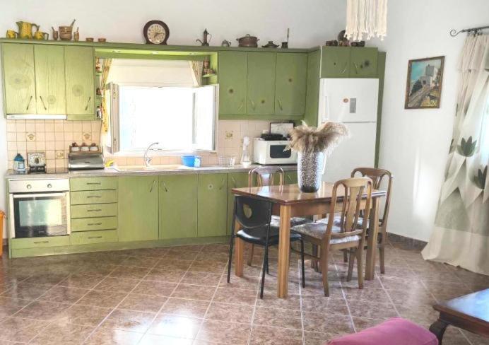 Elena'S Farm House Near Airport And Artemida Beach Екстериор снимка